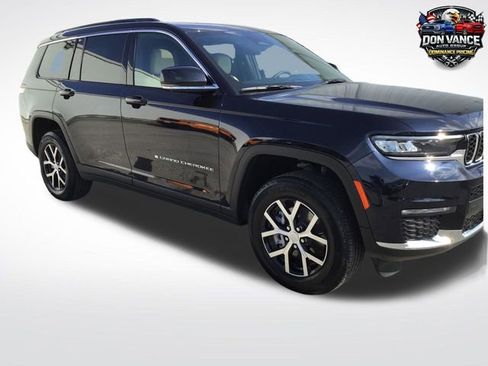 Used 2025 Jeep Grand Cherokee L Limited w/ Luxury Tech Group II image 8