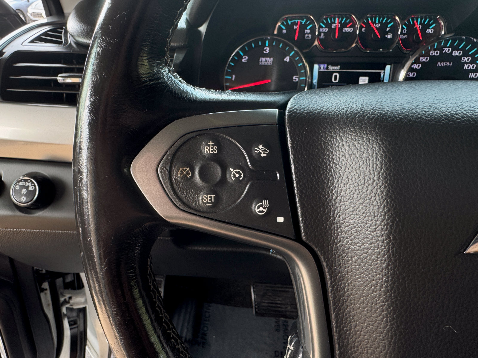 Used 2018 Chevrolet Suburban Premier RWD image 34