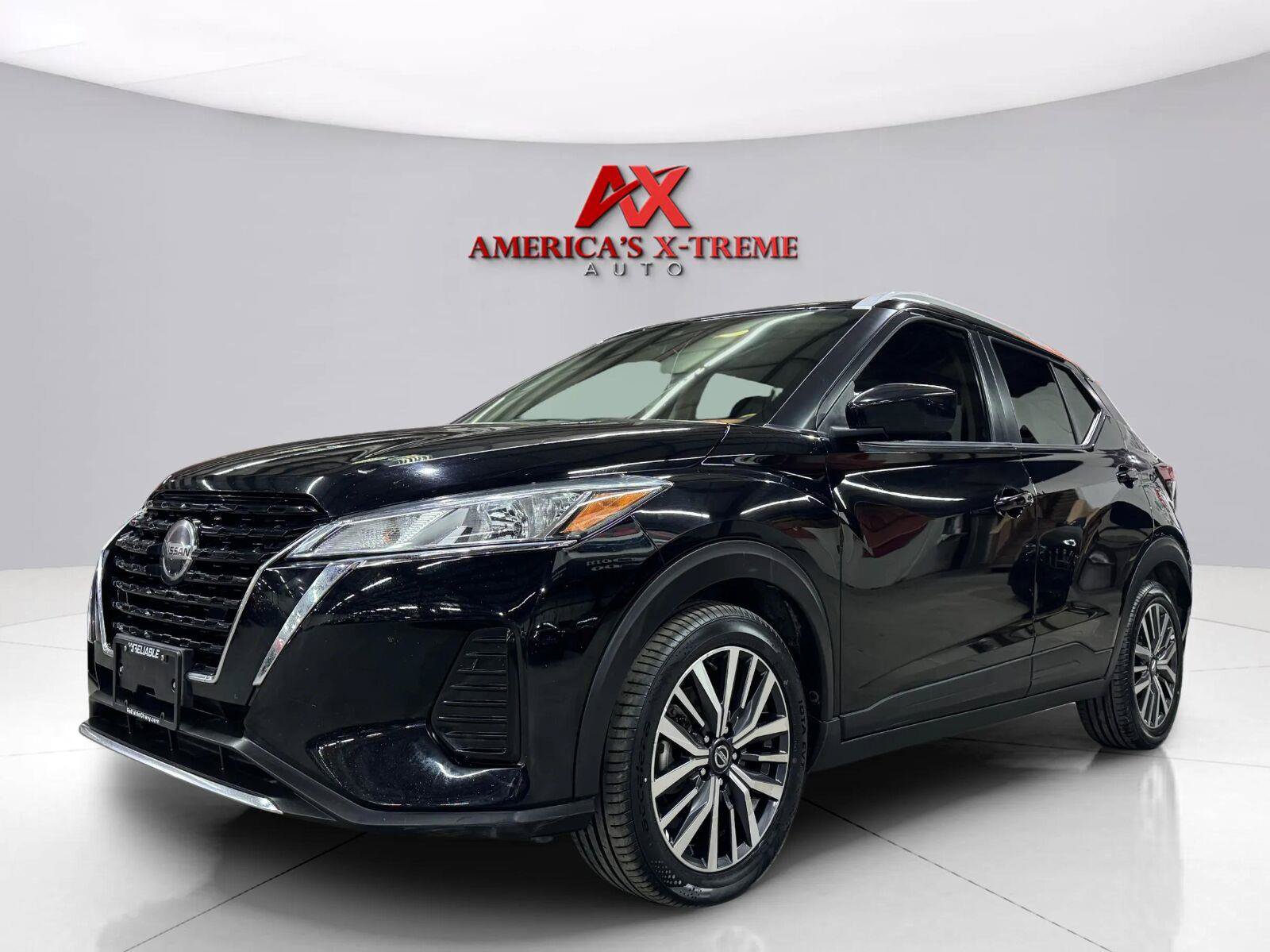 Used 2021 Nissan Kicks SV FWD image 2