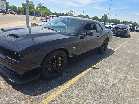 Used 2023 Dodge Challenger SRT Hellcat RWD image 1