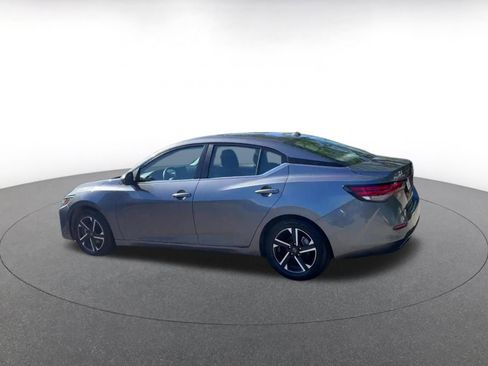 Used 2025 Nissan Sentra SV image 9