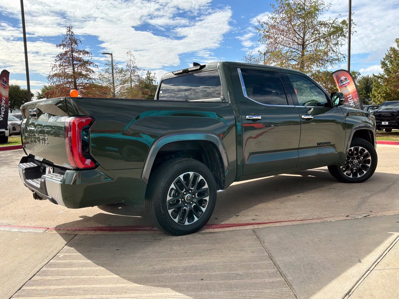 Used 2023 Toyota Tundra Limited AWD/4WD image 4
