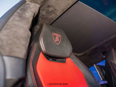 Used 2019 Lamborghini Urus image 49