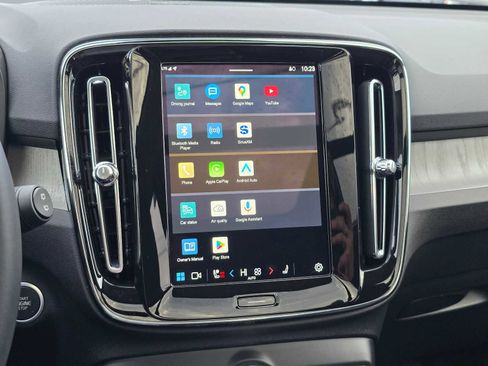 Used 2025 Volvo XC40 B5 Plus w/ Climate Package image 24