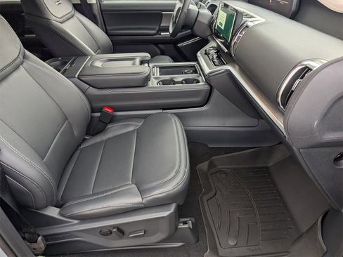 New 2025 Ford Expedition Max Platinum w/ Driver's Package image 28