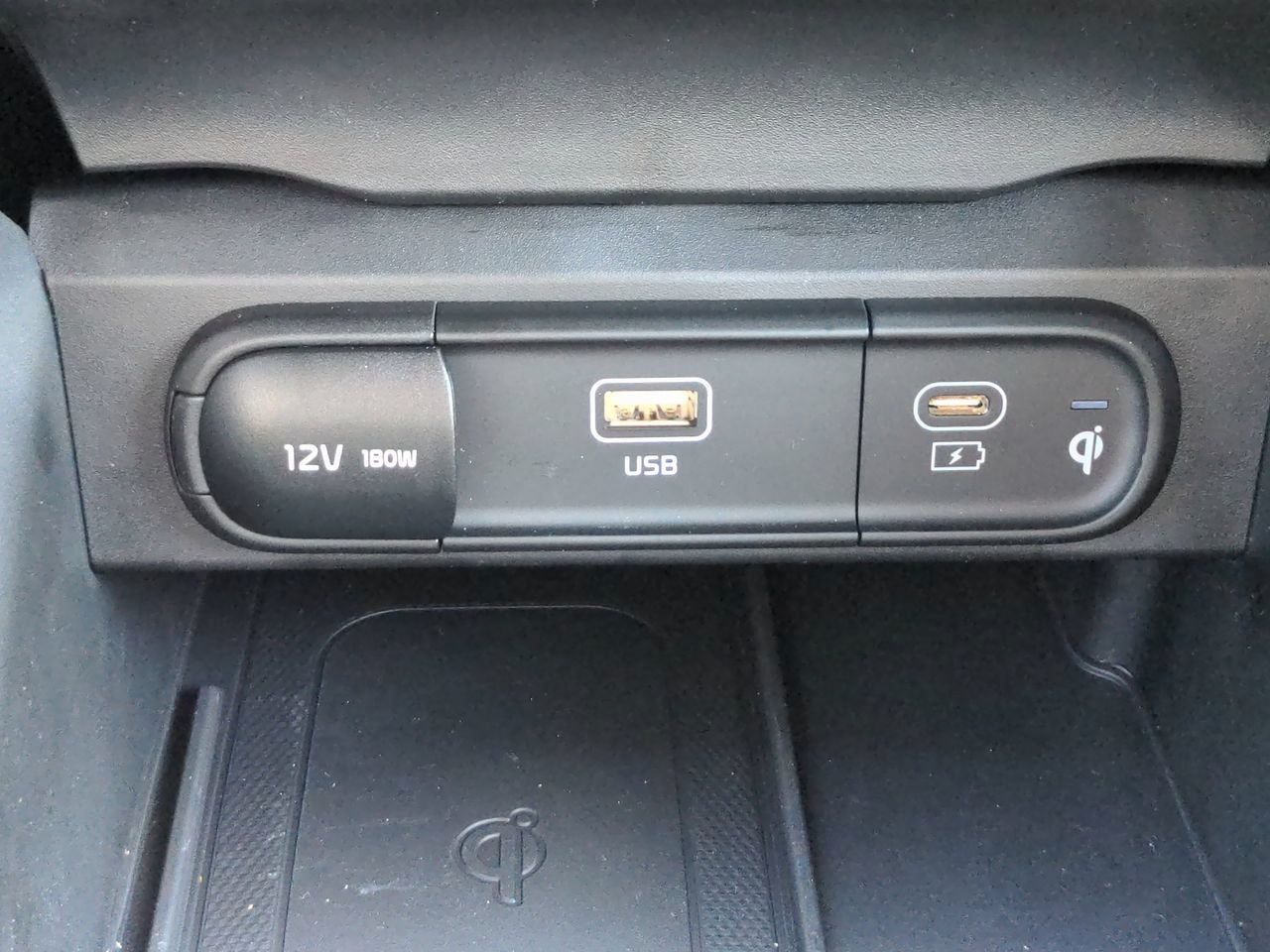 Certified 2023 Kia Telluride EX w/ EX Captain's Chair Package FWD image 18