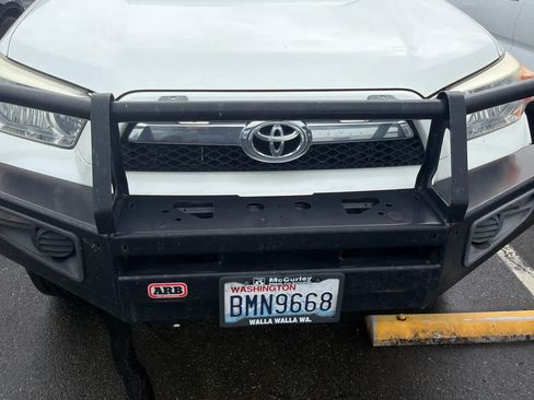 Used 2012 Toyota 4Runner SR5 w/ Convenience Pkg AWD/4WD image 5