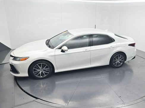 Used 2022 Toyota Camry XLE w/ Cold Weather Package FWD image 55