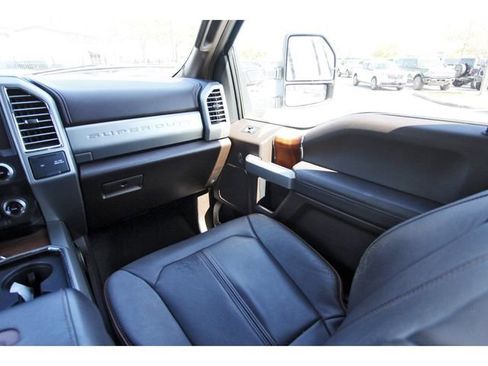 Used 2017 Ford F250 King Ranch w/ King Ranch Ultimate Package image 9