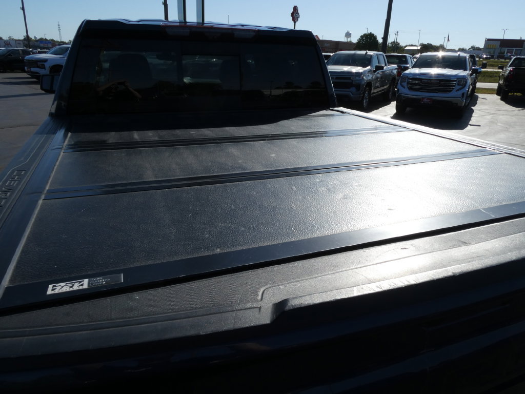 Used 2021 Chevrolet Silverado 1500 High Country w/ Technology Package AWD/4WD image 16