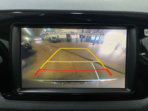 Used 2017 Kia Niro Touring image 11