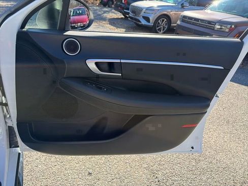 Certified 2023 Hyundai Sonata SEL w/ Preferred Accessory Package image 10