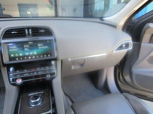 Used 2019 Jaguar F-PACE R-Sport AWD/4WD image 47