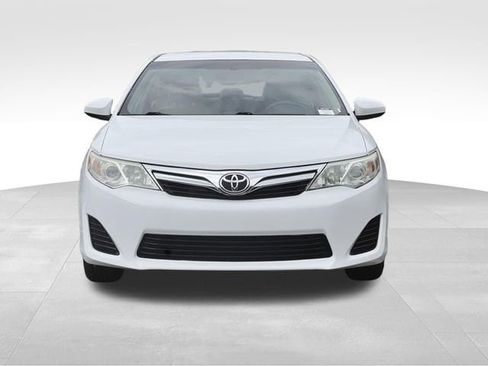 Used 2014 Toyota Camry LE FWD image 8