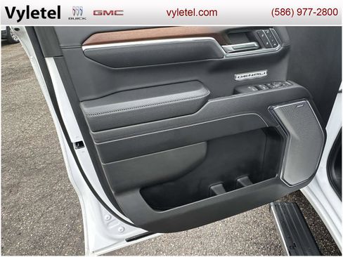 Used 2024 GMC Sierra 1500 Denali w/ Denali Reserve Package image 18