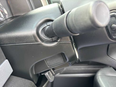 Certified 2020 RAM 1500 Classic SLT w/ Luxury Group image 20