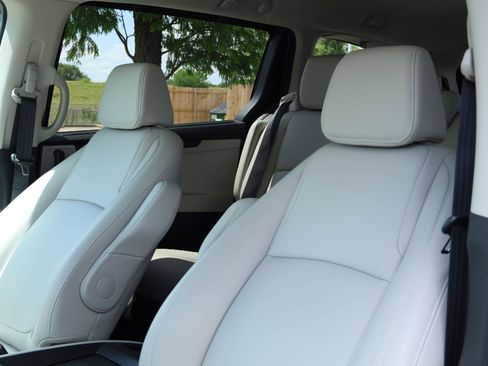 Used 2025 Honda Odyssey EX-L image 11