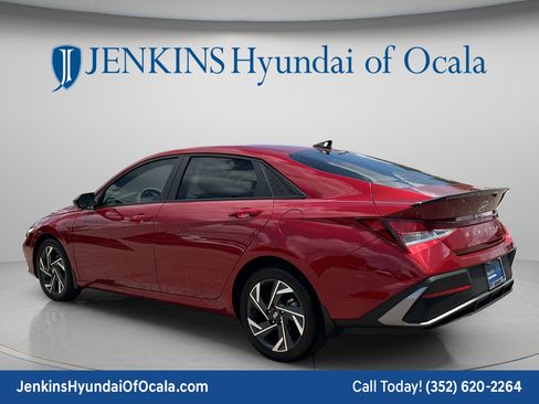 Certified 2025 Hyundai Elantra Sport FWD image 5