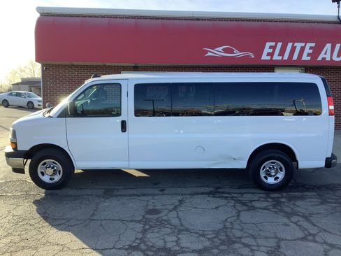 Used 2021 Chevrolet Express 3500 LT w/ LT Preferred Equipment Group image 4