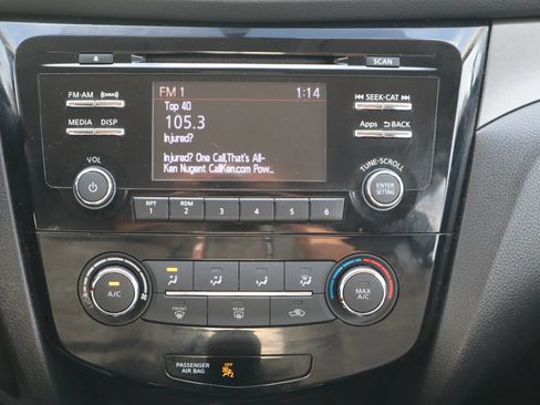 Used 2016 Nissan Rogue S FWD image 21