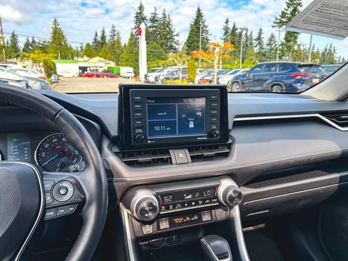 Used 2020 Toyota RAV4 XLE w/ Convenience Package AWD/4WD image 18