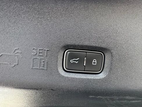 Used 2025 Ford Expedition Active AWD/4WD image 16