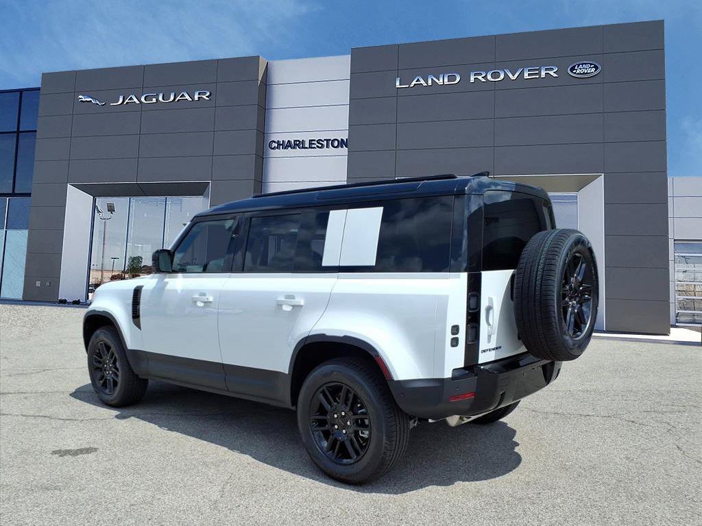 Used 2026 Land Rover Defender 110 S AWD/4WD image 3