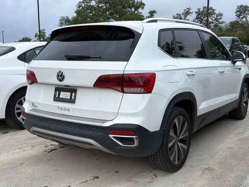 Used 2024 Volkswagen Taos SE image 4