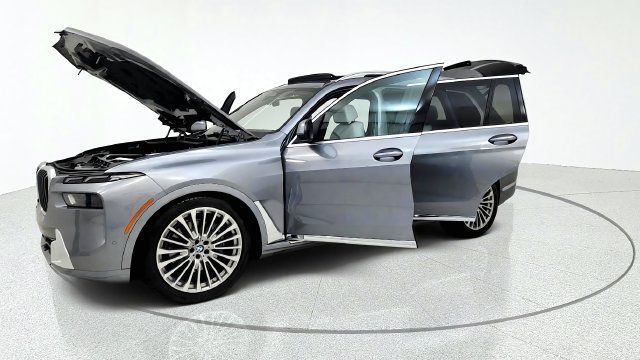 Used 2024 BMW X7 xDrive40i w/ Premium Package AWD/4WD image 14