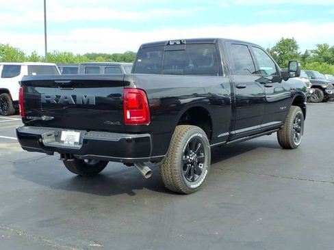New 2026 RAM 2500 Laramie AWD/4WD image 16