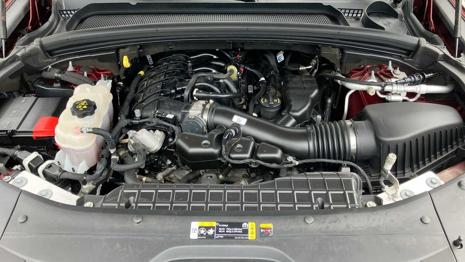 Used 2023 Jeep Grand Cherokee Laredo AWD/4WD image 17