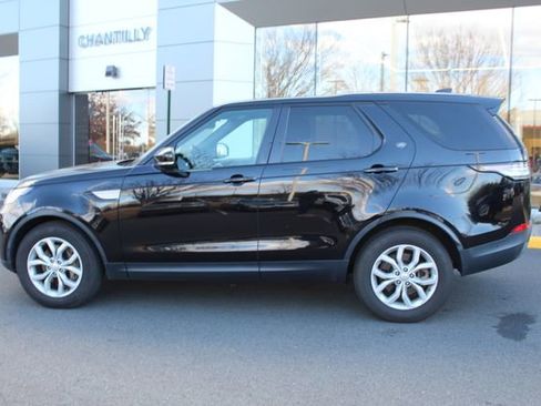 Used 2019 Land Rover Discovery SE image 6