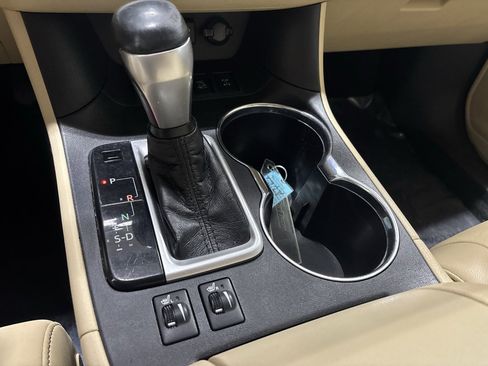 Used 2019 Toyota Highlander XLE image 5