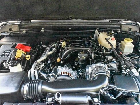 Used 2022 Jeep Gladiator Willys image 25