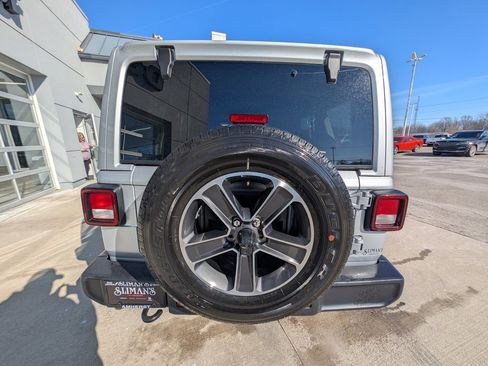 Used 2023 Jeep Wrangler Sahara image 10