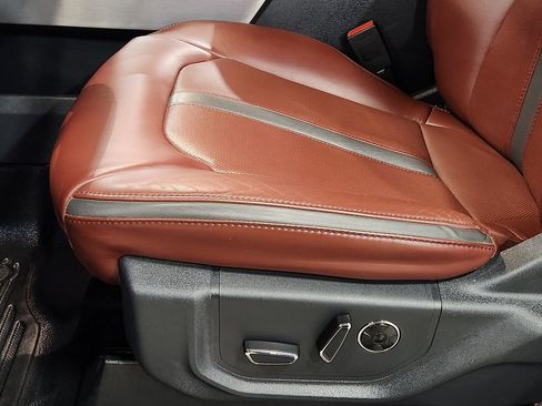 Used 2022 Ford F250 Platinum w/ Tremor Off-Road Package image 44