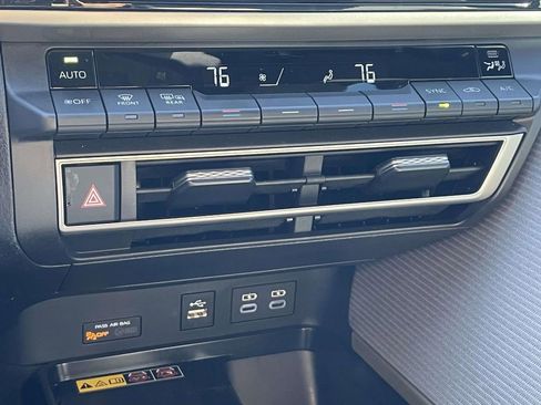 Used 2025 Toyota Camry SE image 18