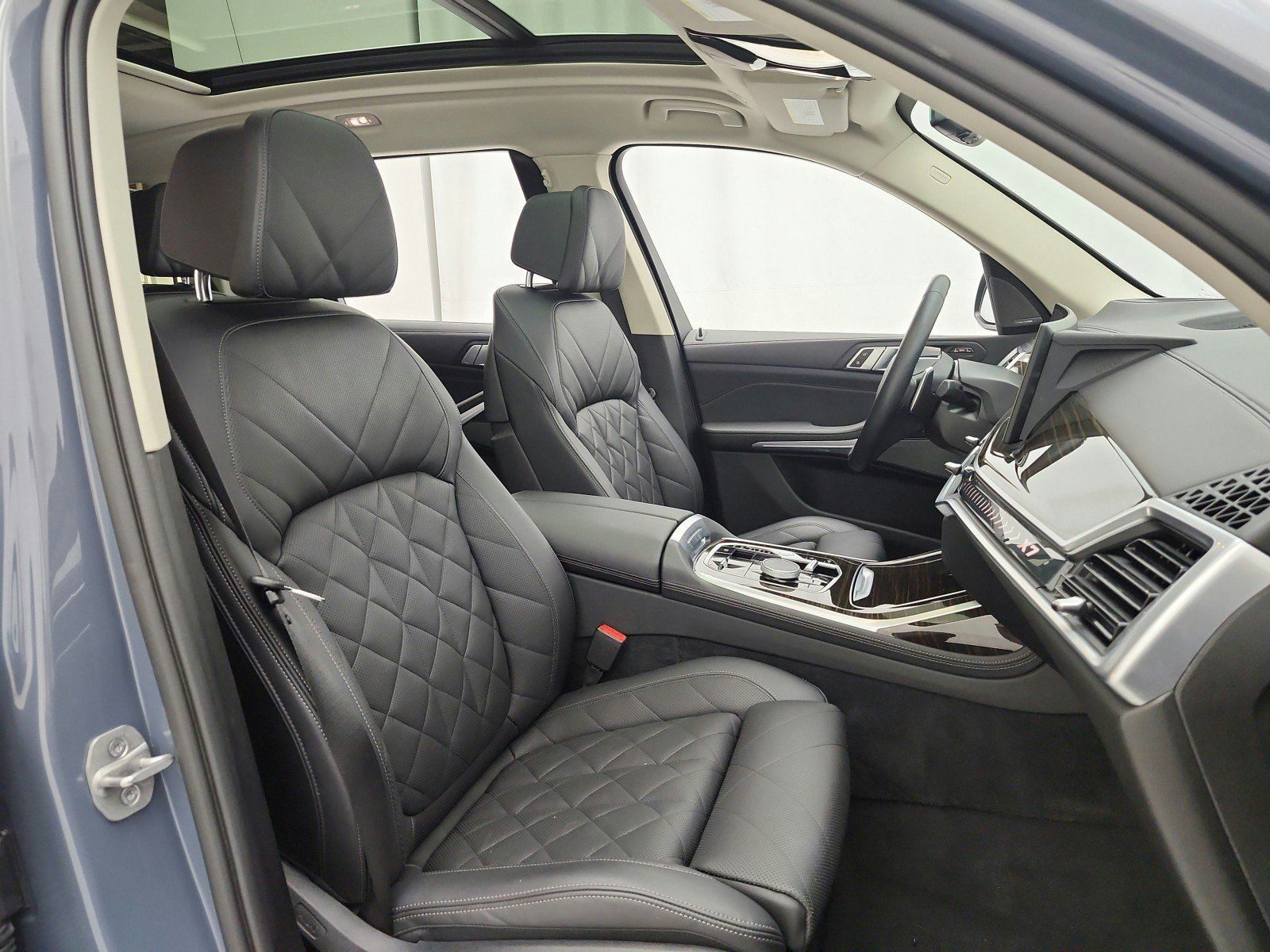 Used 2024 BMW X7 xDrive40i w/ Premium Package AWD/4WD image 19
