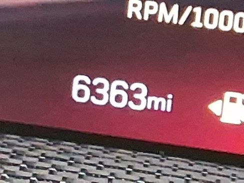 Used 2025 Cadillac Escalade ESV V image 10