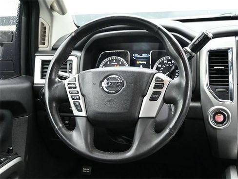 Used 2017 Nissan Titan SV image 14