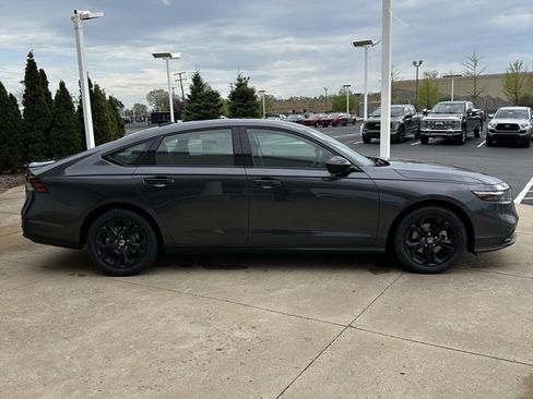 New 2025 Honda Accord SE image 2