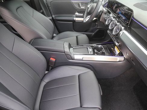 New 2026 Mercedes-Benz GLB 250 4MATIC image 15