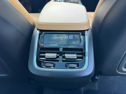 Used 2017 Volvo XC90 T6 Momentum w/ Vision Package AWD/4WD image 28