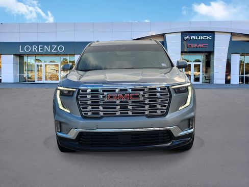 Used 2025 GMC Acadia Denali w/ Super Cruise Package FWD image 2