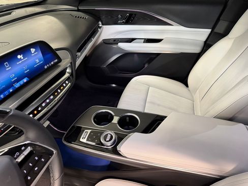 Certified 2024 Cadillac Lyriq Luxury RWD image 36