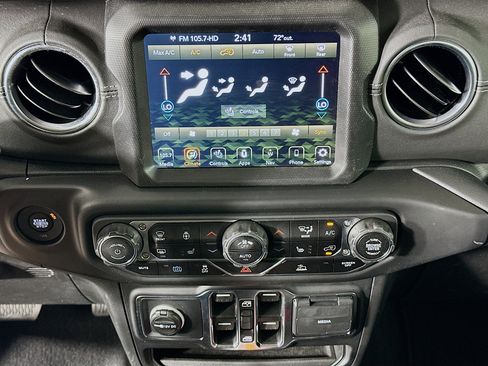 Used 2023 Jeep Wrangler Unlimited Sahara w/ Cold Weather Group AWD/4WD image 23