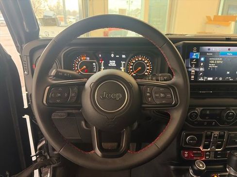 Used 2024 Jeep Wrangler Unlimited Rubicon image 41