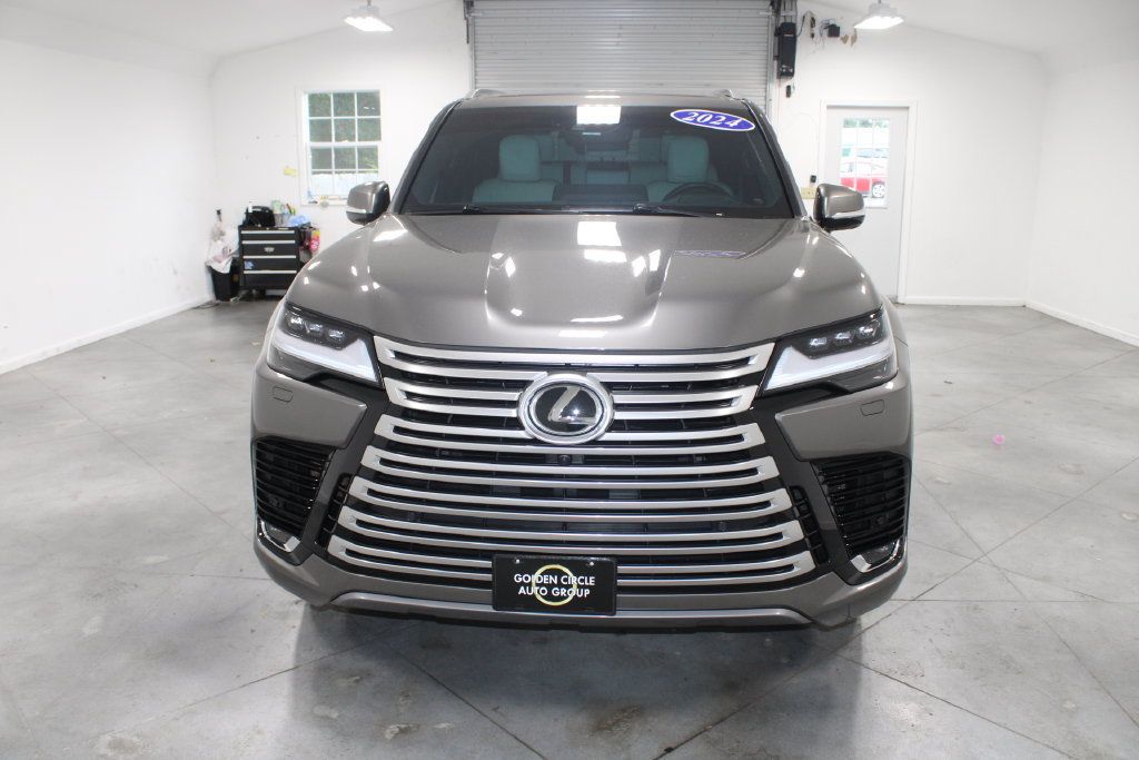 Used 2024 Lexus LX 600 4WD w/ Luxury Package image 3