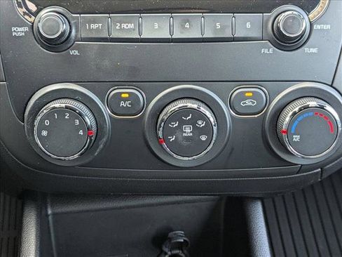 Used 2017 Kia Forte LX image 10