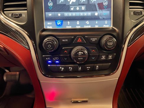 Used 2018 Jeep Grand Cherokee Trackhawk AWD/4WD image 19